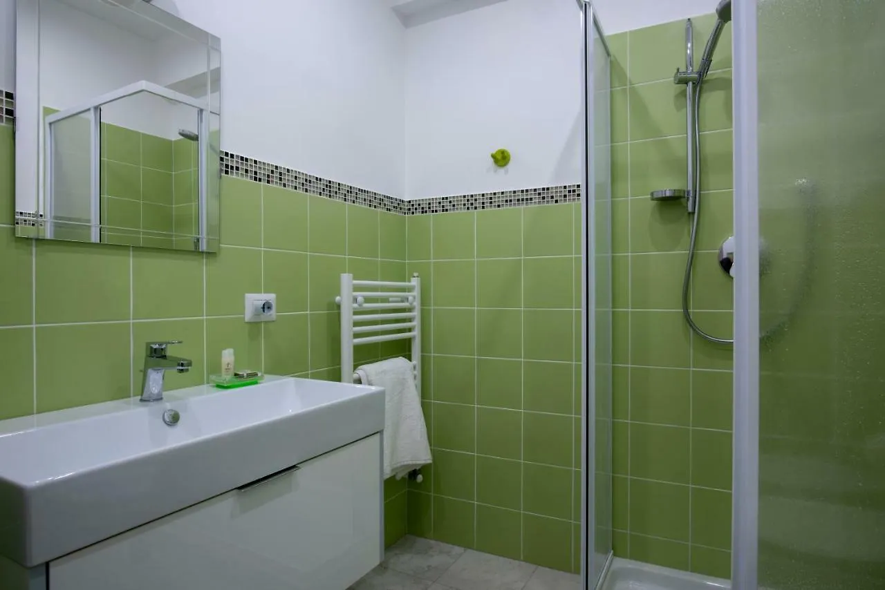 Guest house Ofelia House&Rooms Cibali Italy